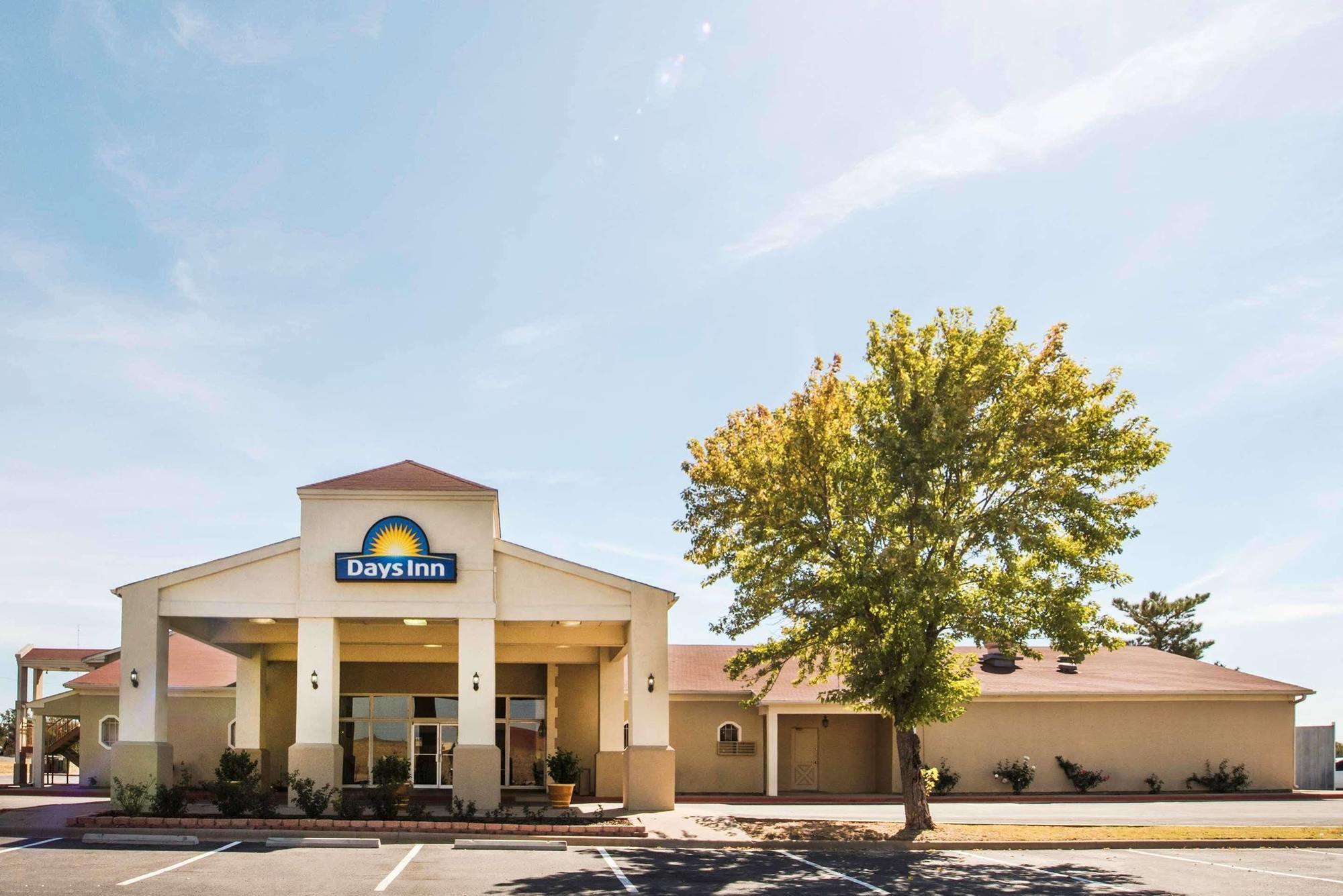 Days Inn By Wyndham Eastland Экстерьер фото